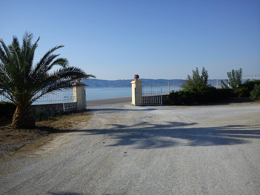 Panselinos Hotel Eftalou Bagian luar foto